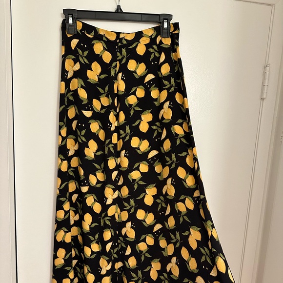 Reformation Bea Skirt Size 2 Lemon Drop - Picture 2 of 6